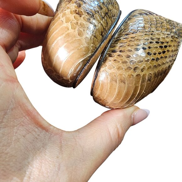 Saks Fifth Avenue Tan Snakeskin Leather Mary Jane shoes Gold Buckle size 9.5 - Picture 7 of 11